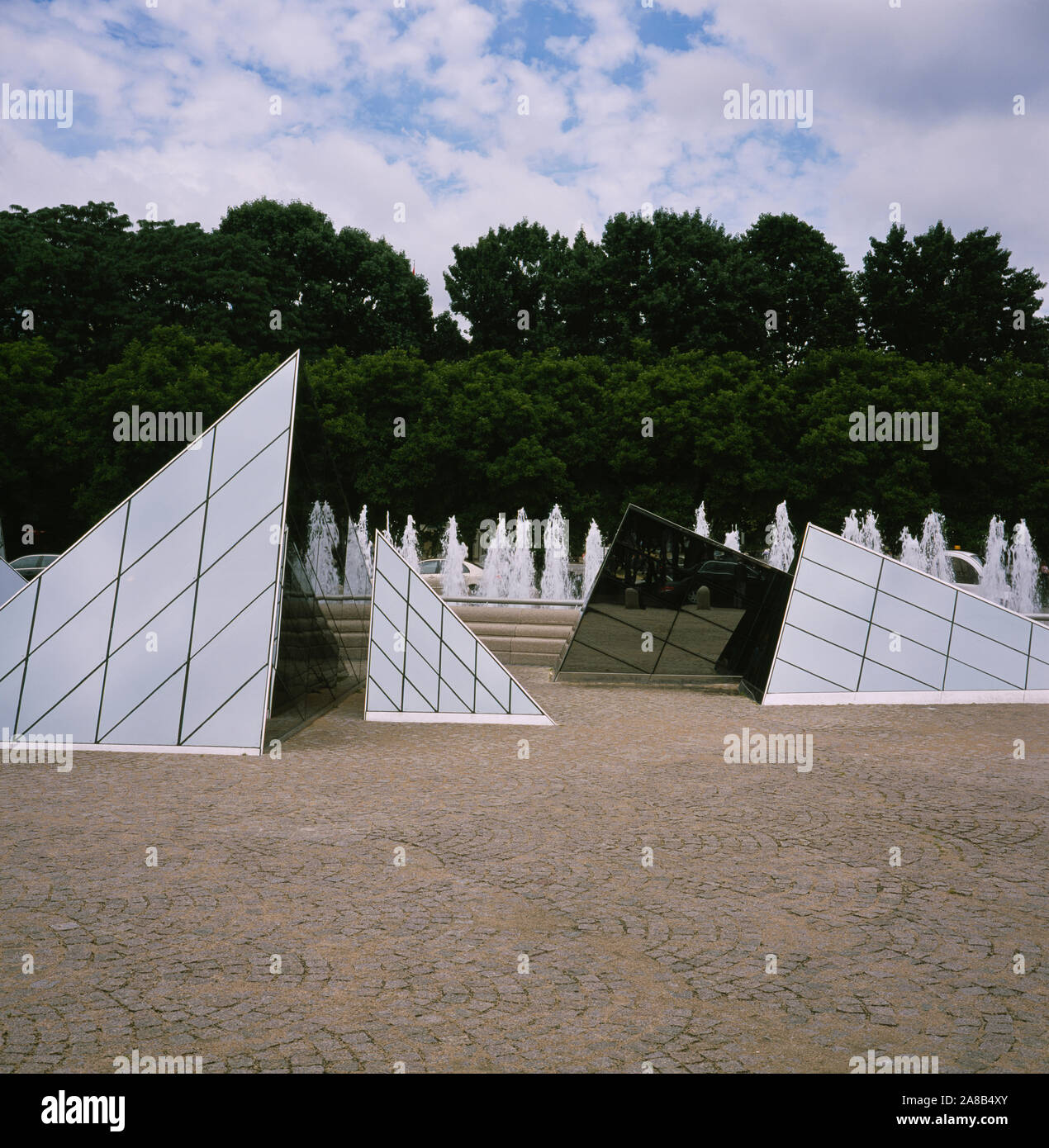 Pyramiden in einen Garten, Nationalgalerie, Washington DC, USA Stockfoto