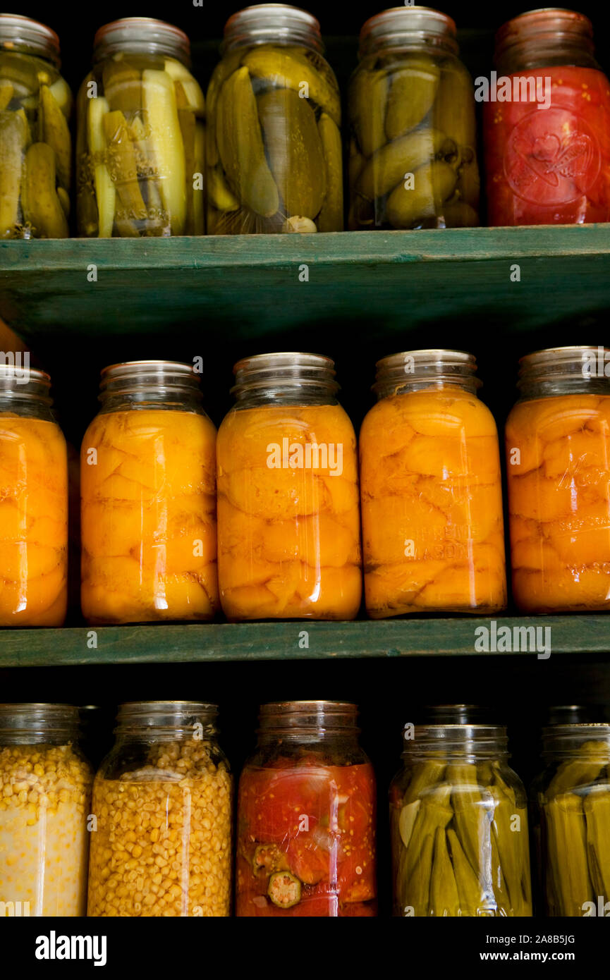 Nahaufnahme der Essiggurke Gläser, Living History Farm am LBJ Ranch, Johnson City, Texas, USA Stockfoto