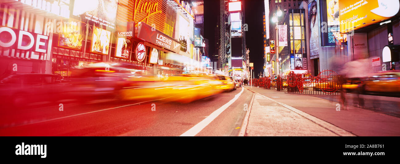 Verkehr auf der Straße, Times Square, Manhattan, New York City, New York State, USA Stockfoto