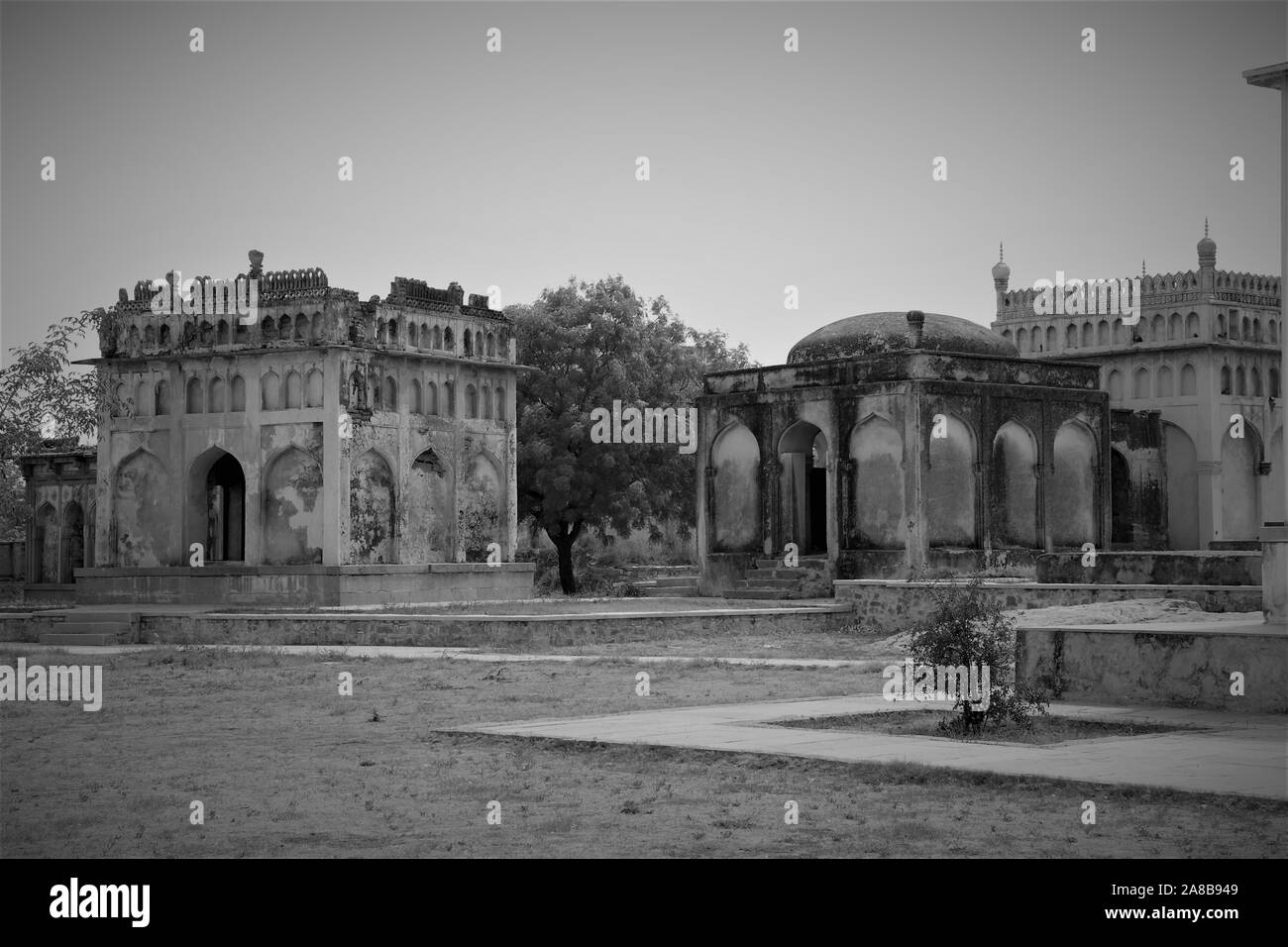 Qutab Shahi Gräber: Sie sind in der Ibrahim Bagh, in der Nähe der berühmten Golconda Fort in Hyderabad, Indien. Stockfoto
