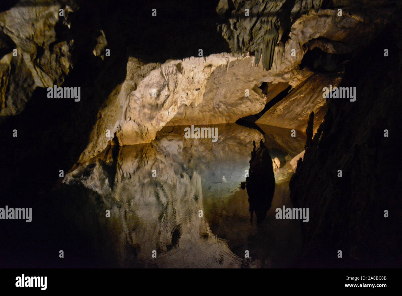 Die Höhle Vrelo, Matka Canyon, Mazedonien Stockfoto