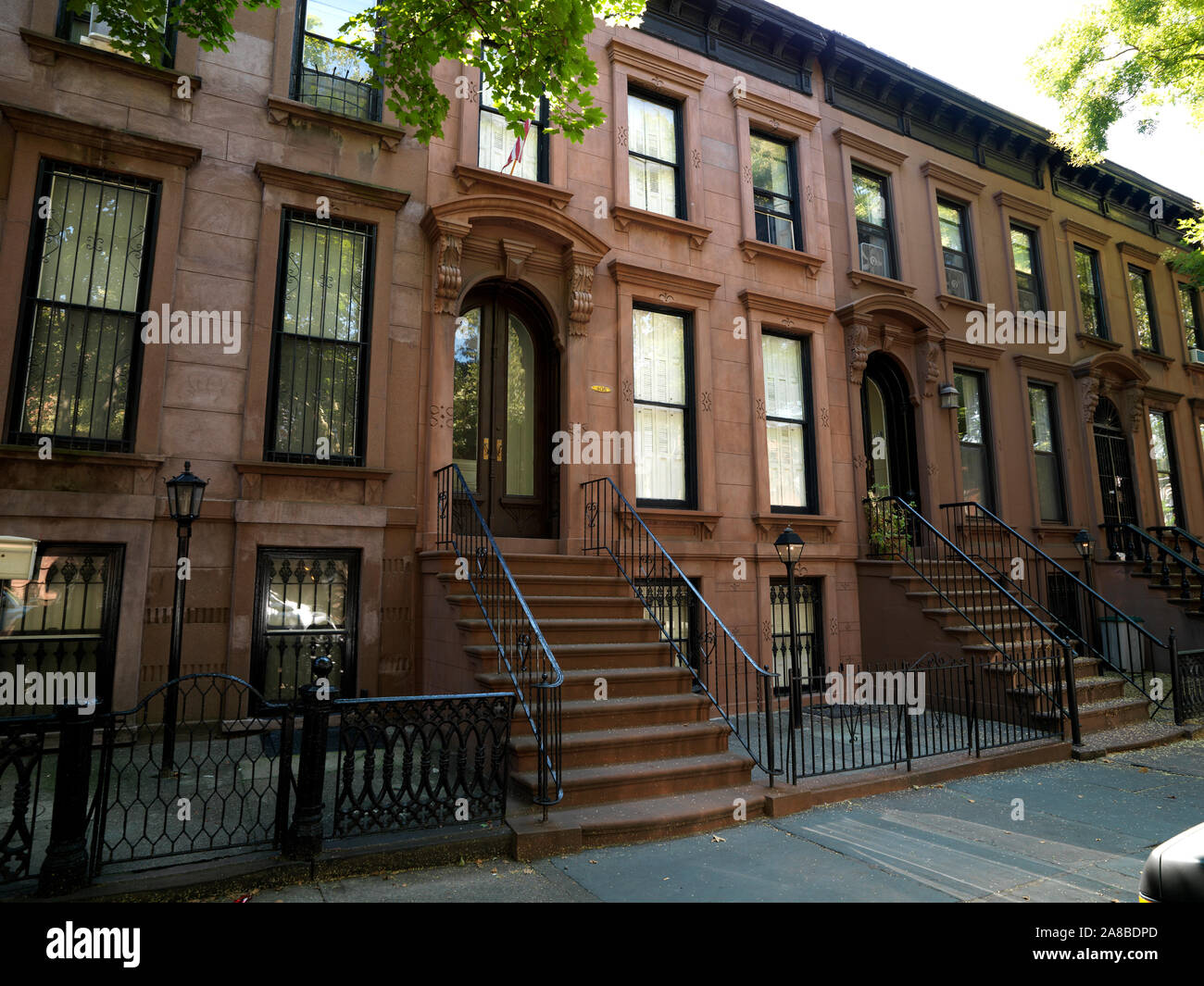 Eingang eines Brownstone House, auf Bergen Street, in der Nähe der Fifth Avenue, Park Slope, Brooklyn, New York City, New York State, USA Stockfoto