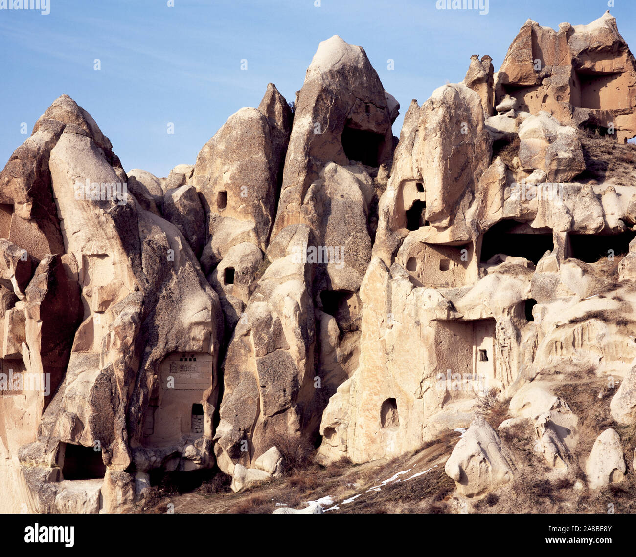 Cliff dwellings, von Uçhisar, Üçhisar, Göreme, Kappadokien, Türkei Stockfoto