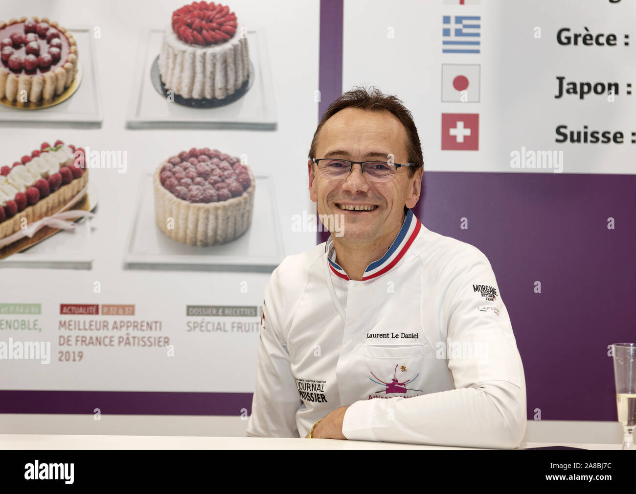 Paris, Frankreich. 2 Nov, 2019. Laurent Le Daniel, besten Arbeiter Frankreichs attendsThe Journal du Patissier im Salon du Chocolat Stockfoto