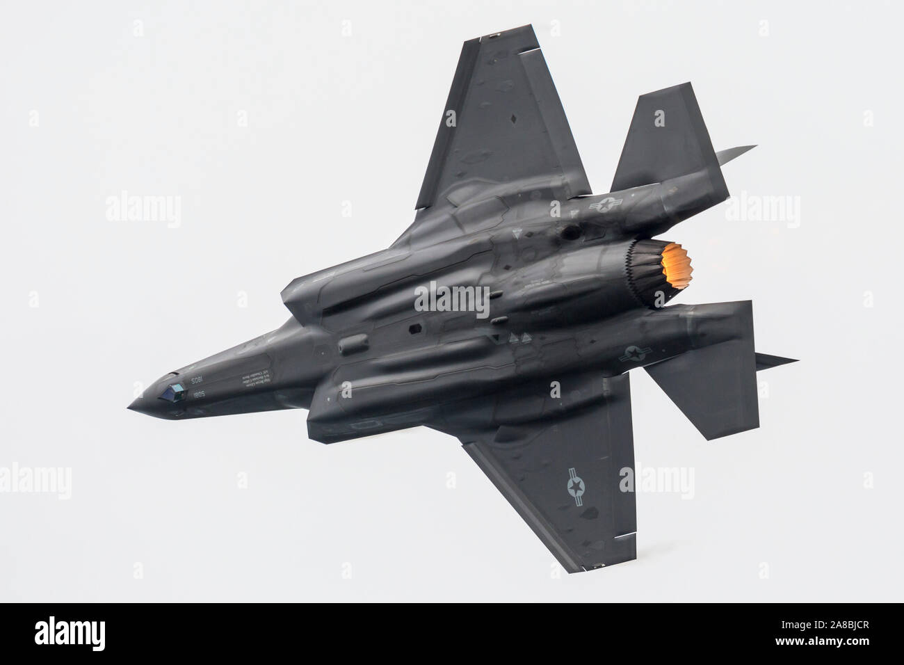 Die United States Air Force F-35 Lightning II führt eine Demo auf dem 2019 Cleveland Airshow. Stockfoto