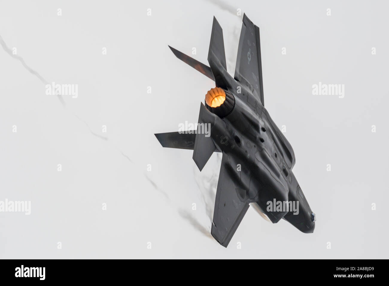 Die United States Air Force F-35 Lightning II führt eine Demo auf dem 2019 Cleveland Airshow. Stockfoto
