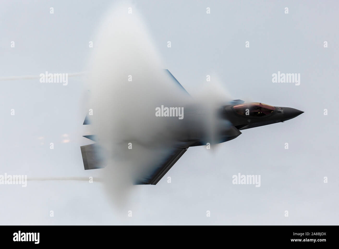 Die United States Air Force F-35 Lightning II führt eine Demo auf dem 2019 Cleveland Airshow. Stockfoto