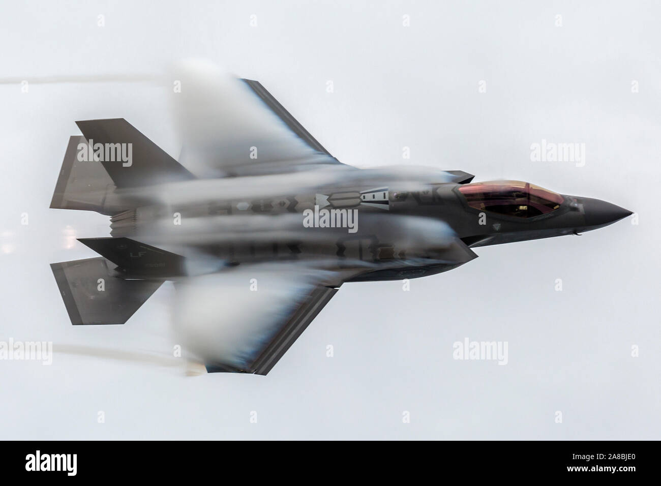 Die United States Air Force F-35 Lightning II führt eine Demo auf dem 2019 Cleveland Airshow. Stockfoto