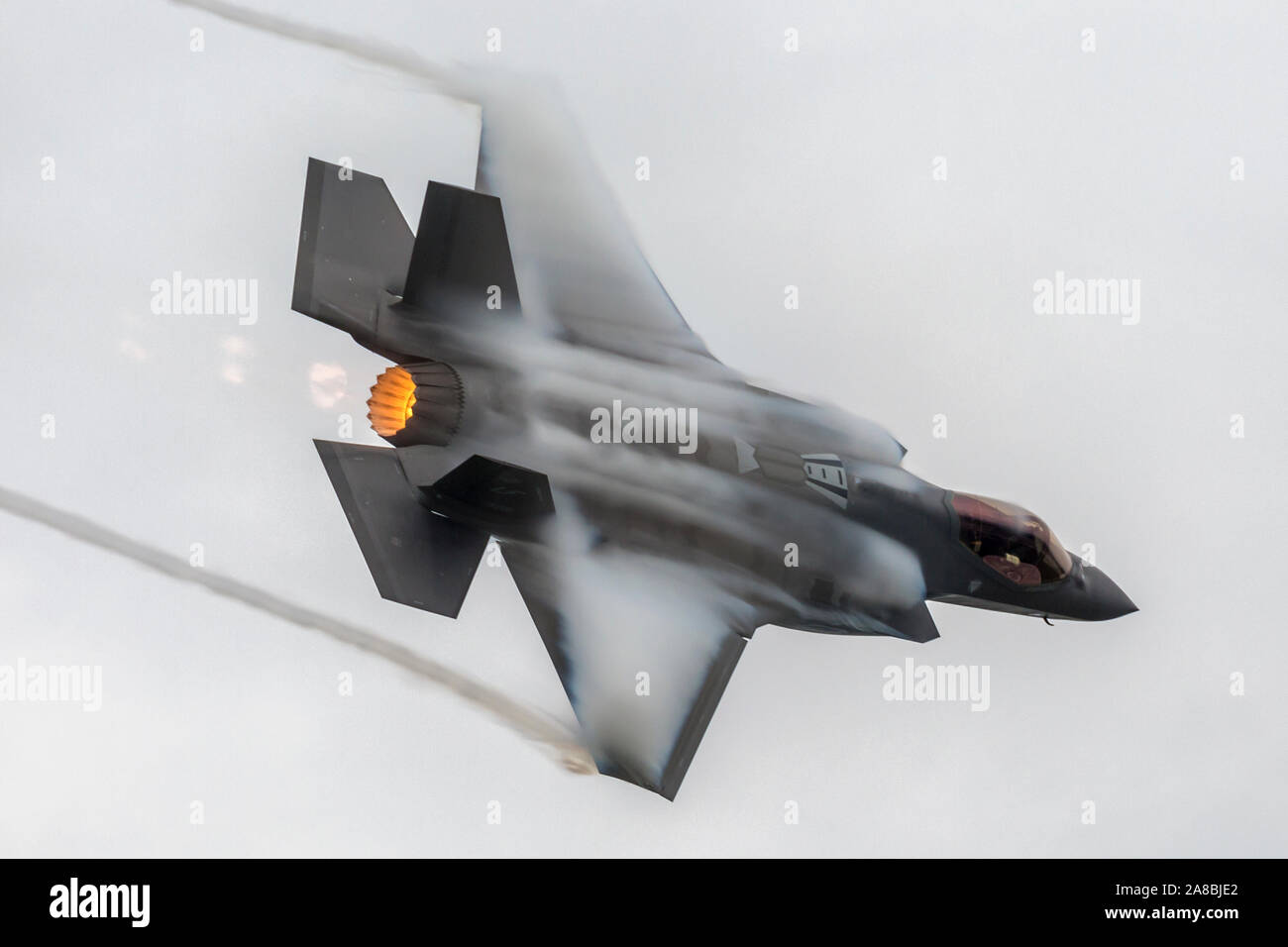 Die United States Air Force F-35 Lightning II führt eine Demo auf dem 2019 Cleveland Airshow. Stockfoto