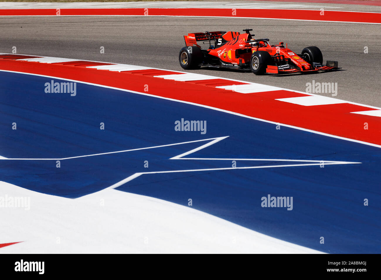 Ferrari Formel 1-Fahrer Sebastian Vettel fährt in einem freien Training, 2019 United States Grand Prix im Stromkreis des Americas Austin Texas Stockfoto