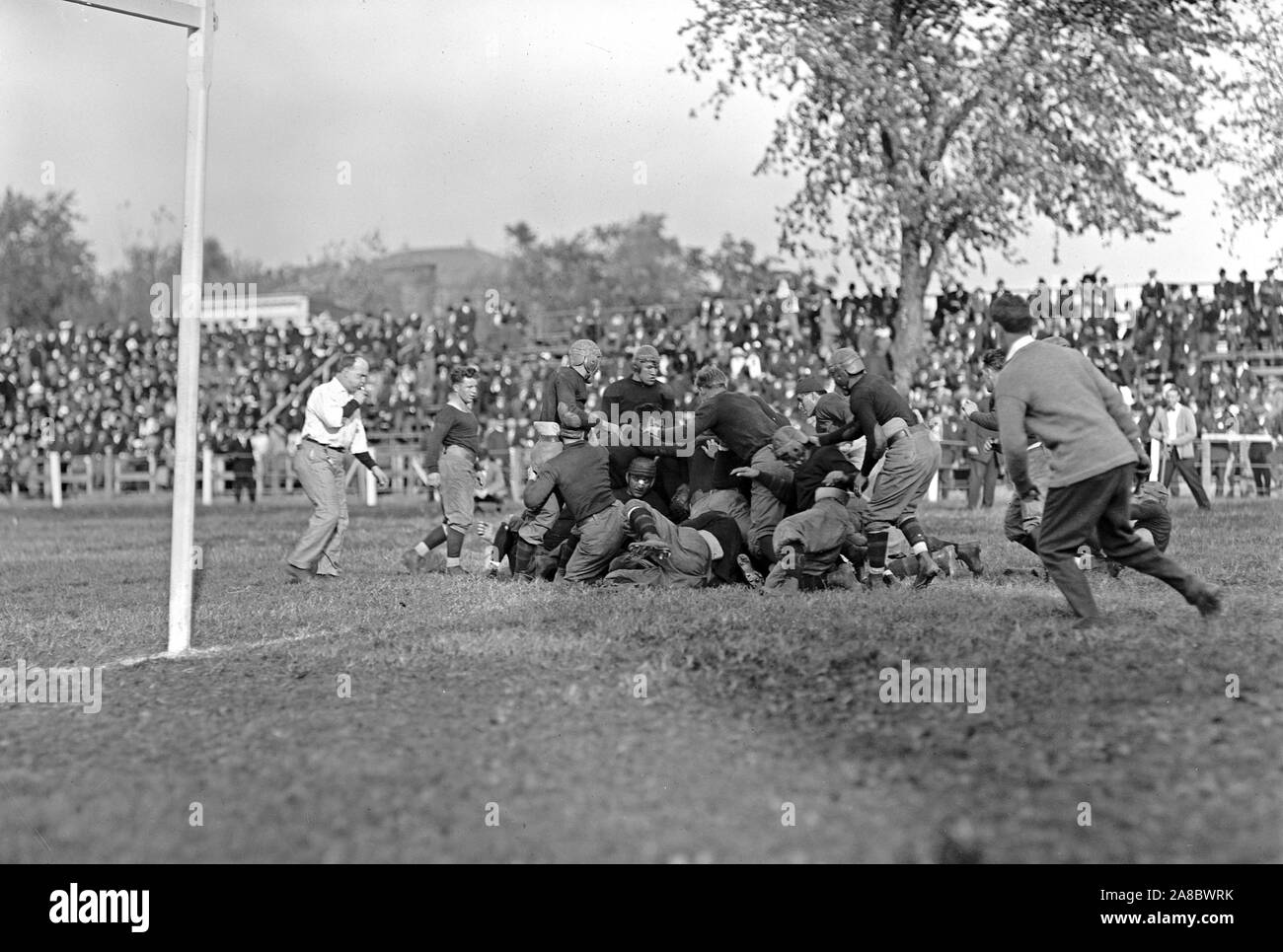 Historische College Football Games: Georgetown University gegen Carlisle Ca. 1912 Aktion Foto Stockfoto