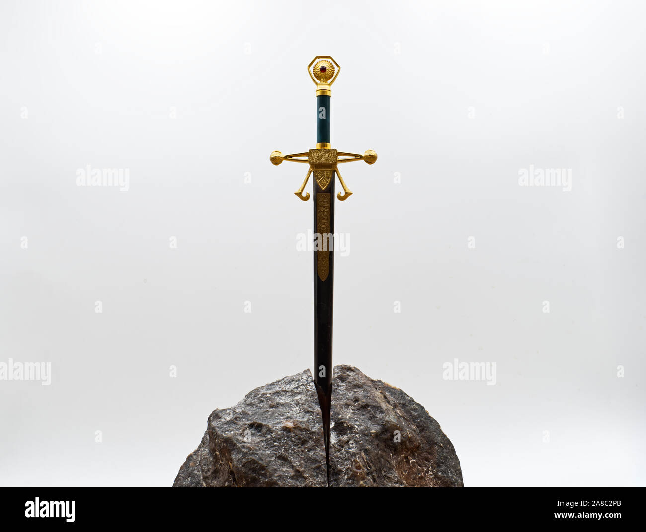 Excalibur das mythische Schwert im Stein von König Arthur Stockfotografie -  Alamy