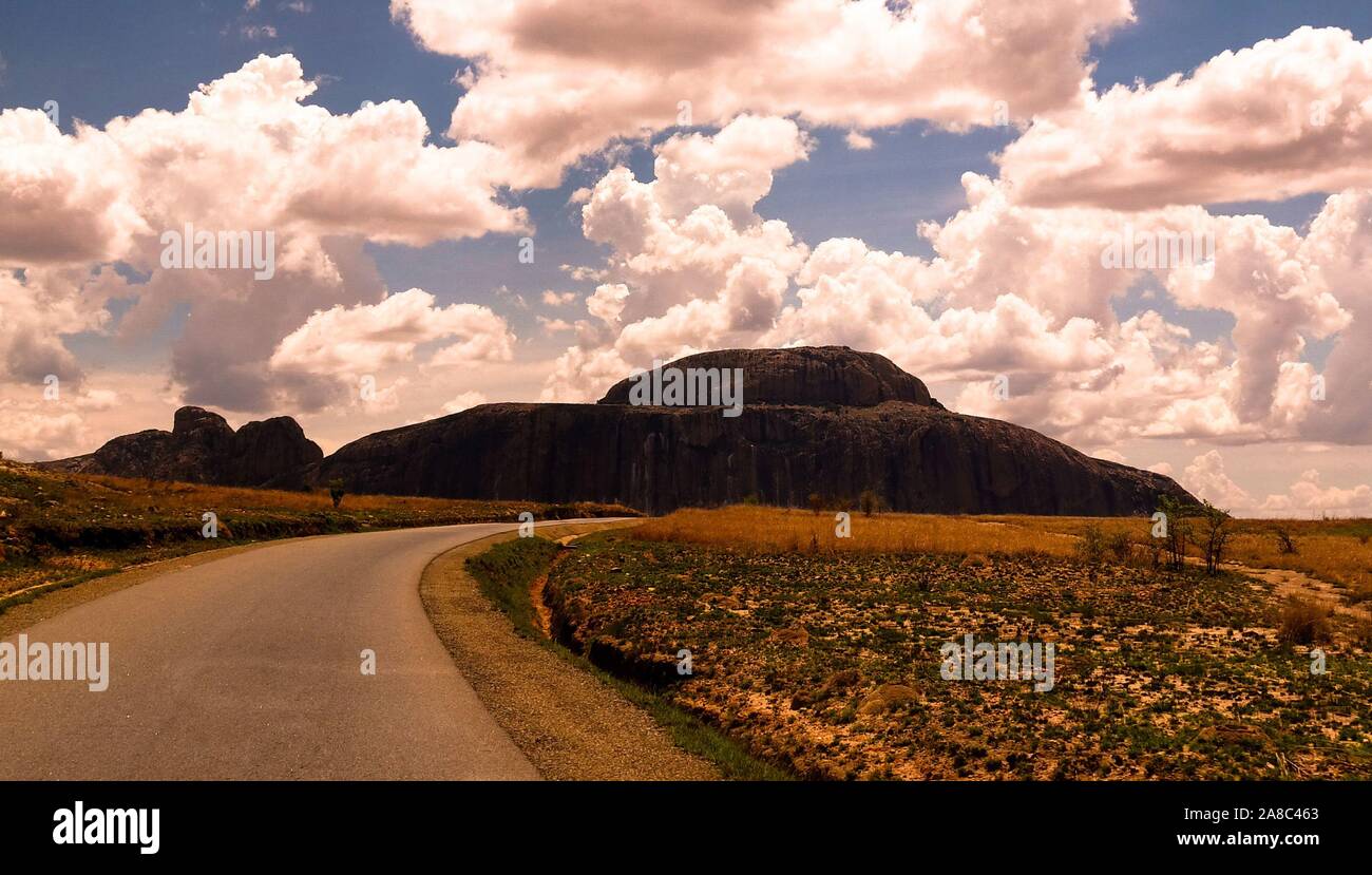 Landschaft Andringitra Gebirge und Kardinäle hat Berg in Ihosy, Madagaskar Stockfoto