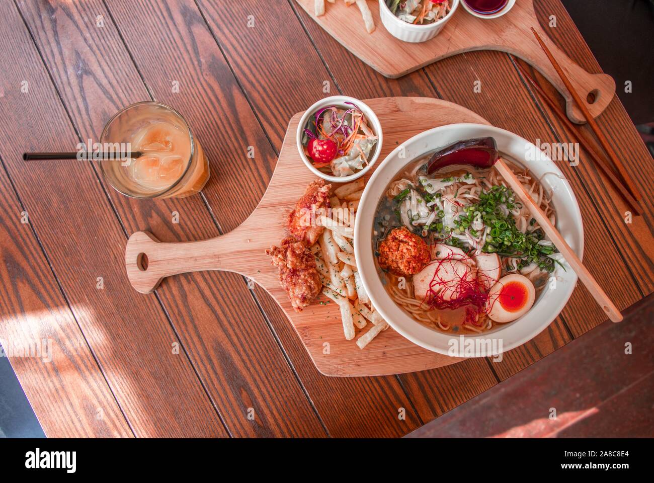 Japanisches Essen, Ramen Suppe mit Soba-nudeln, Yamanochi, Präfektur Nagano, Insel Honshu, Japan Stockfoto Japanisches Essen, Ramen Suppe mit Soba-nudeln, Yamanochi, Präfektur Nagano, Insel Honshu, Japan Stockfoto