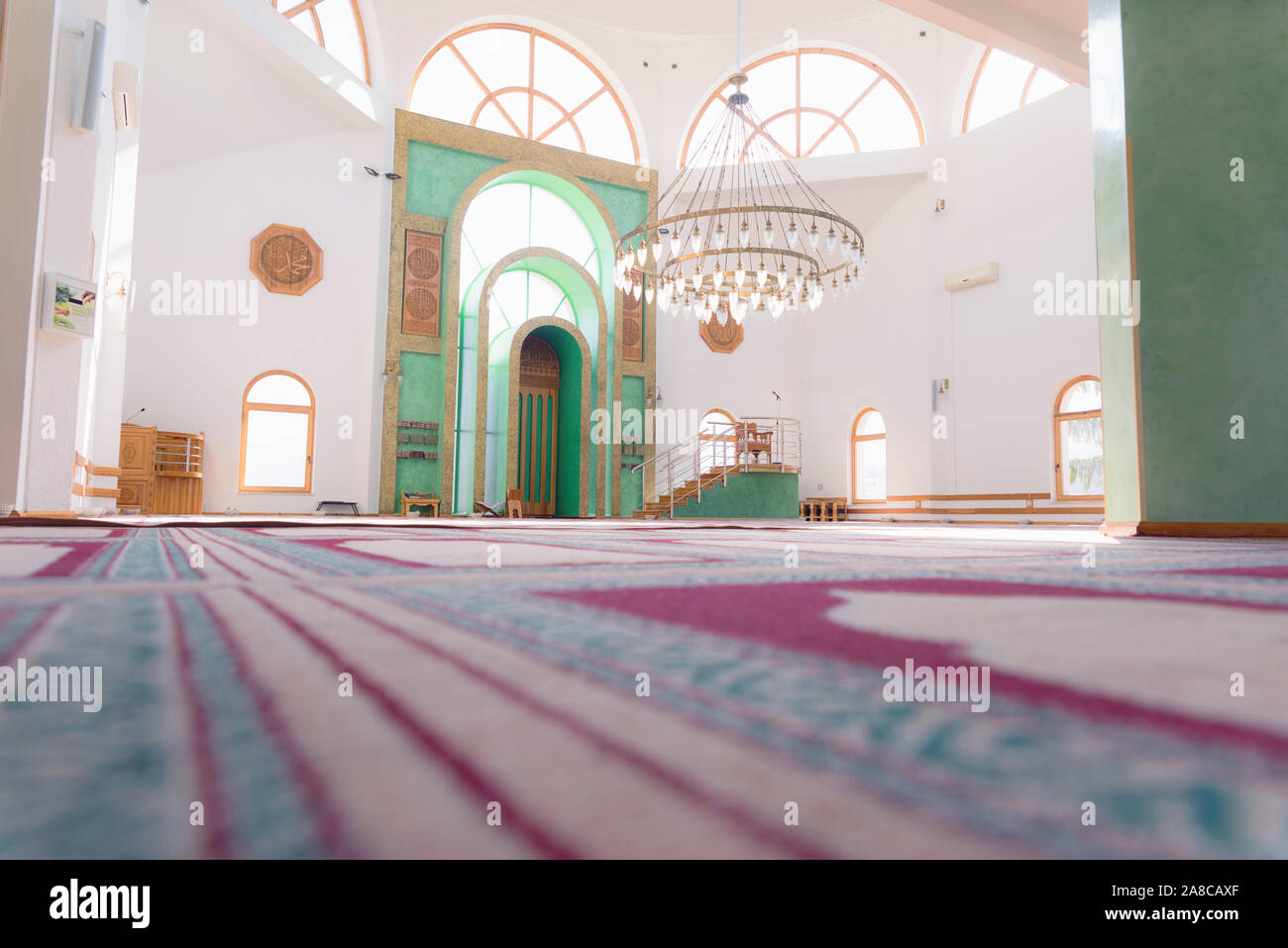 Kalibunar Moschee in Travnik, Bosnien und Herzegowina, Interieur, Januar 2019. Stockfoto