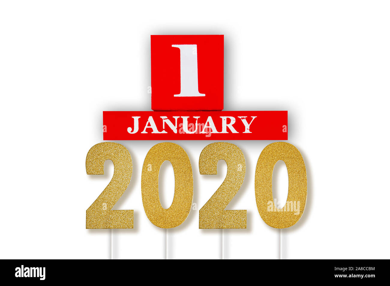 1. Januar des Jahres 2020 Konzept in roten und goldenen Farben mit weichen Schatten auf weißem Hintergrund Stockfoto