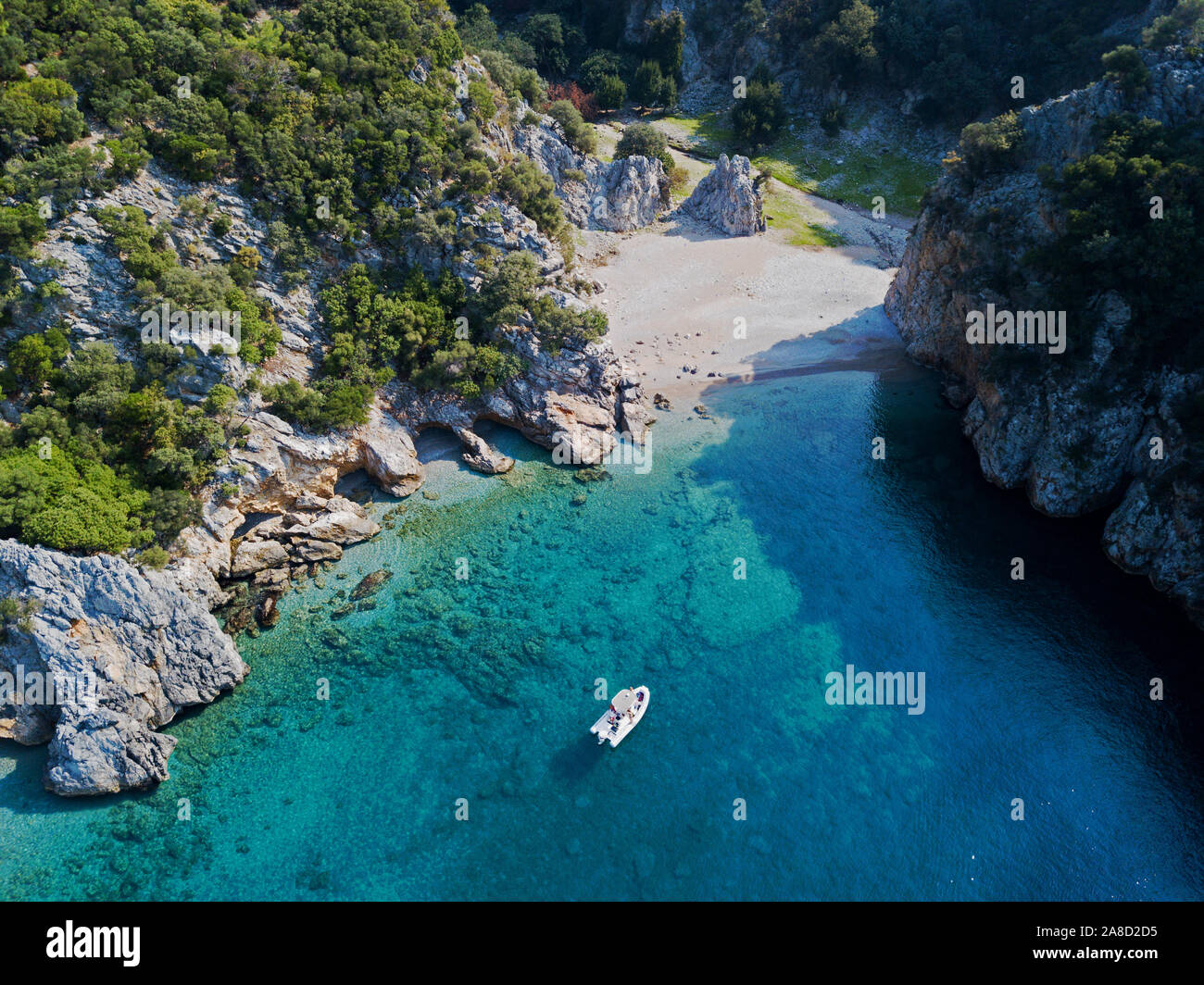 Luftaufnahme von einer einsamen Bucht um disibilmez Cape, Fethiye Türkei. Stockfoto