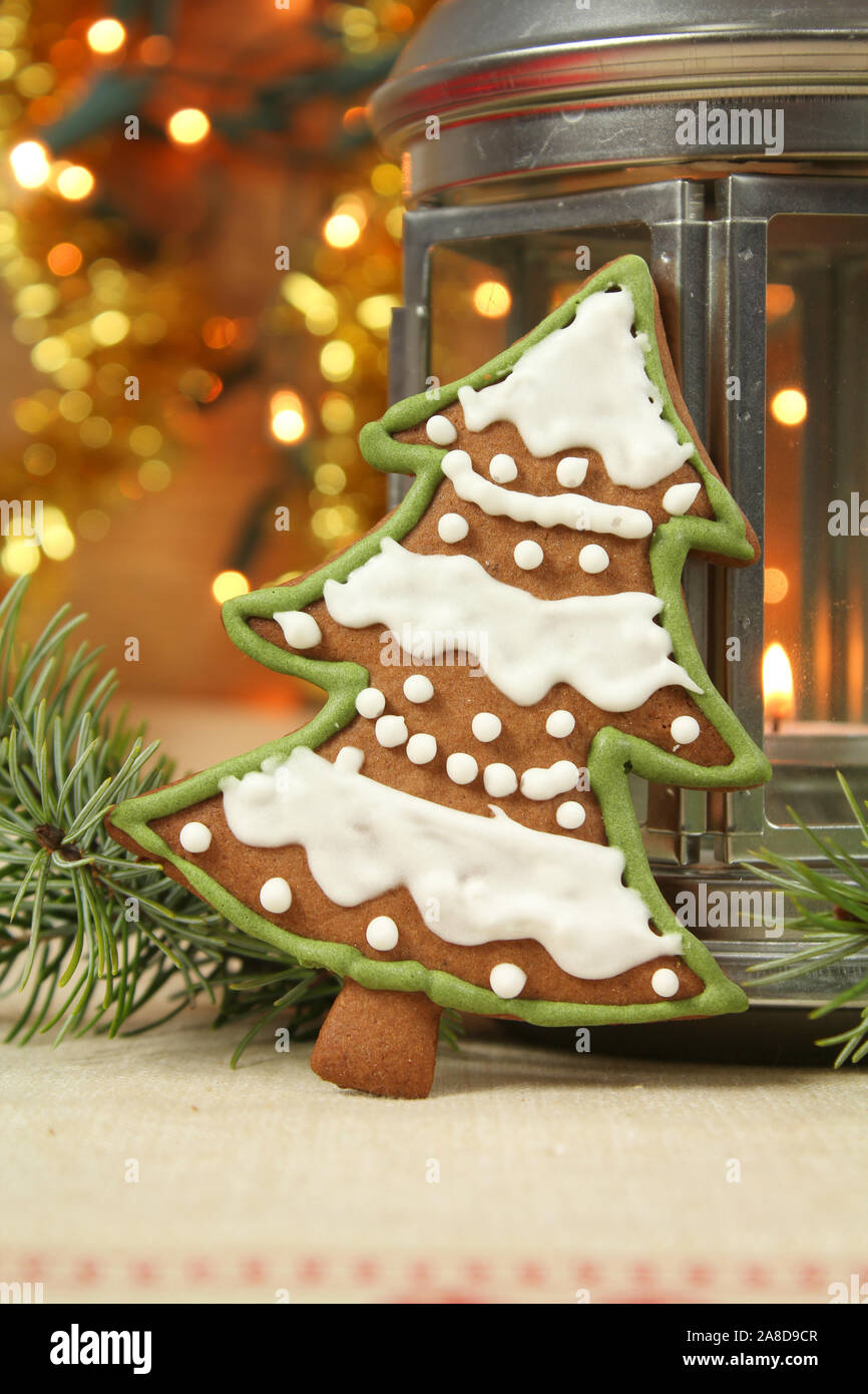 Weihnachtsbaum cookie-icing künstlerische dekoriert Lebkuchen Stockfoto