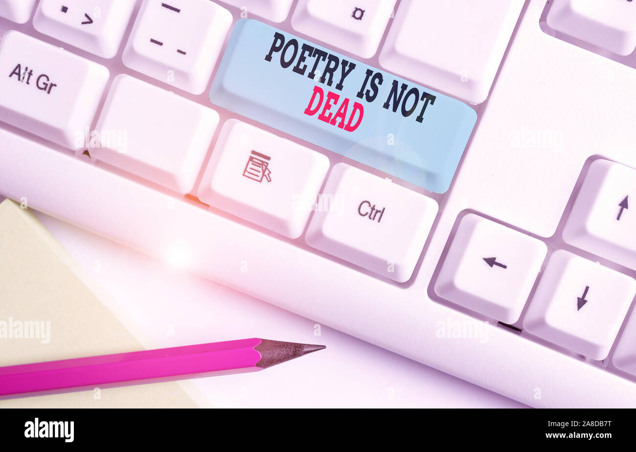 Text Zeichen angezeigt Poesie ist nicht tot. Business Foto präsentiert ästhetische und rhythmisches Schreiben noch lebendig ist und modernen weißen pc Tastatur mit leeren Stockfoto Text Zeichen angezeigt Poesie ist nicht tot. Business Foto präsentiert ästhetische und rhythmisches Schreiben noch lebendig ist und modernen weißen pc Tastatur mit leeren Stockfoto