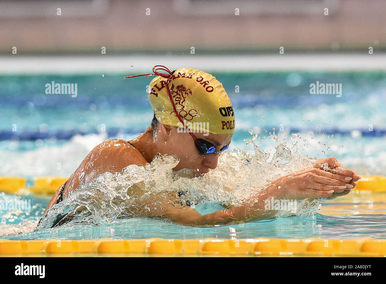 Ilaria scarcella fiamme oro Fotos und Bildmaterial in hoher Auflösung