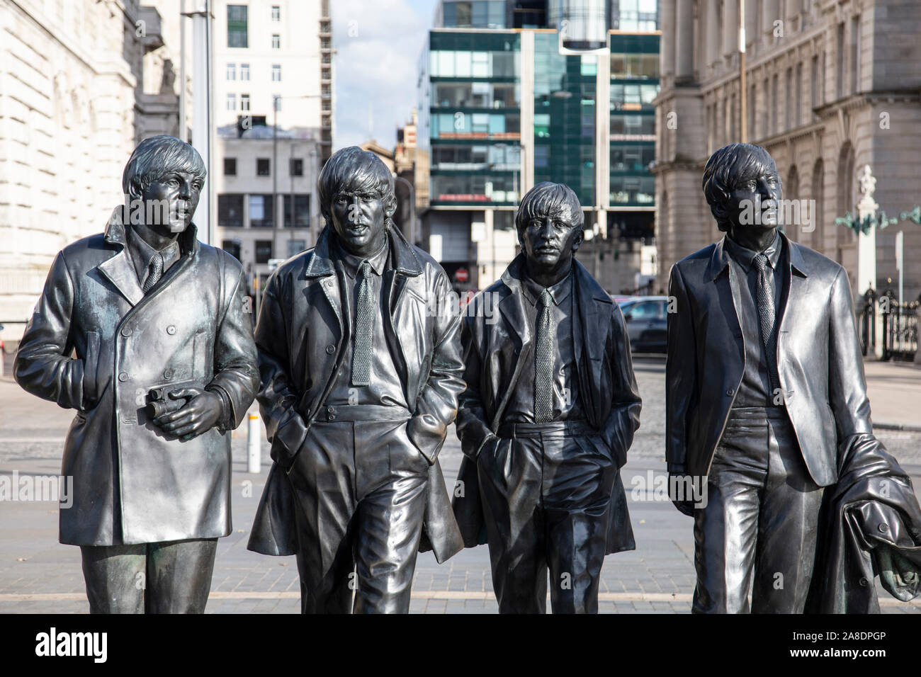 Statue der Beatles Band steht in Liverpool City, von Andrew Edwards geformt Stockfoto