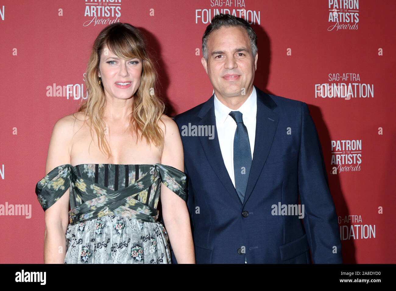 November 7, 2019, Beverly Hills, CA, USA: LOS ANGELES - Nov 7: Sunrise Coigney, Mark Ruffalo am 4. jährlichen Patron der Künstler ausgezeichnet, im Wallis Annenberg Center für Darstellende Künste am 7. November 2019 in Beverly Hills, CA (Credit Bild: © Kay Blake/ZUMA Draht) Stockfoto