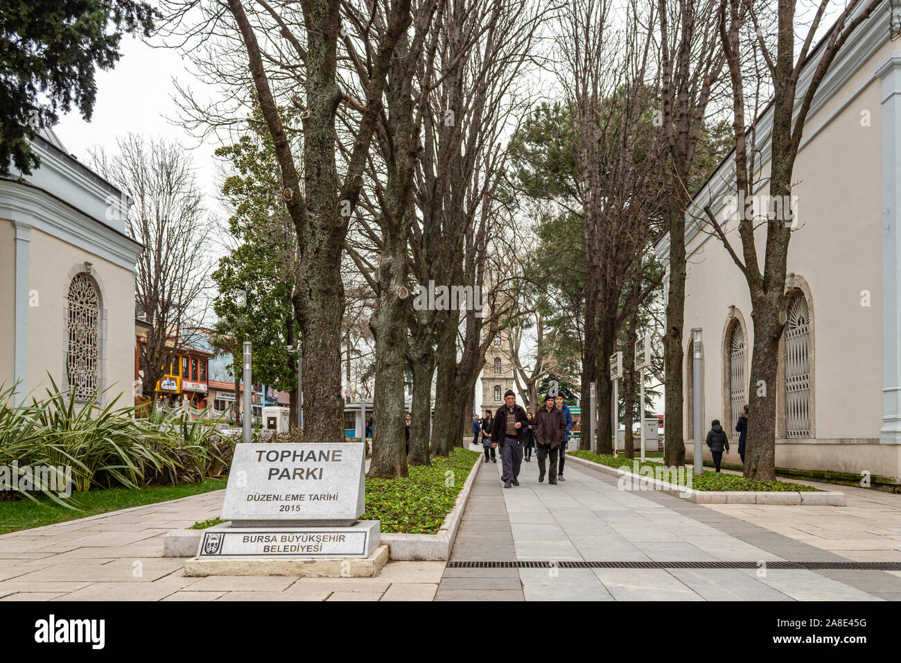 Tophane, Osmangazi, Bursa/Türkei - am 25. Januar 2019: Tophane Park, Osman Gazi, Orhan Gazi-osmanischen Sultan Grab und Bursa Clock Tower Stockfoto