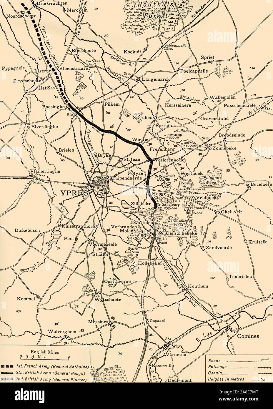 Karte von Ypern, Westflandern, Belgien, den Ersten Weltkrieg, (c 1920). "Die ypernbogens vor der Schlacht, zum 31. Juli 1917: Karte zeigt die ungefähre Position der Französisch-Line". Die dritte Schlacht von Ypern, auch als die Schlacht von Passchendaele bekannt, fand an der Westfront von Juli bis November 1917. Es wurde zwischen der britischen, der belgischen und der französischen Armeen gegen die Deutschen gekämpft, und für den Tod von Hunderttausenden von Männern geführt. Von "Die Große Welt Krieg: Eine Geschichte", Band VII, herausgegeben von Frank eine Mumby. [Das Gresham Publishing Company Ltd., London, c 1920] Stockfoto