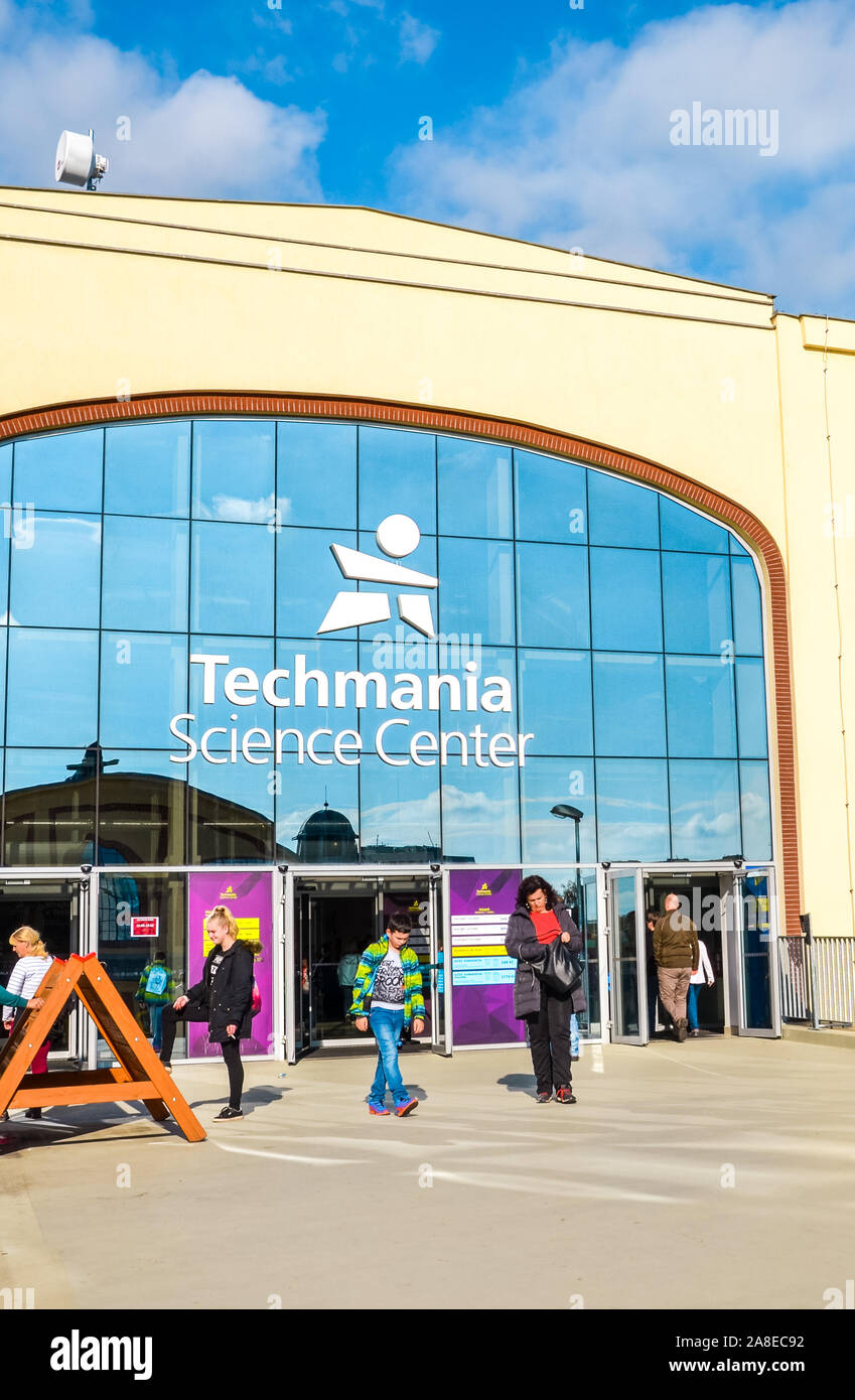 Pilsen, Böhmen, Tschechien - 28 Oktober 2019: Haupteingang des Techmania Science Center in Pilsen, Tschechische Republik. Ausstellung erklärt, wissenschaftliche Grundlagen für Kinder durch Spiele. Bildung Konzept. Stockfoto