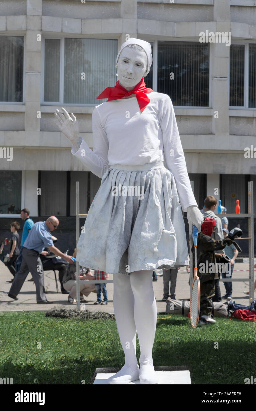 Eine lebende Skulptur, ein Tag Russlands. Russland, Uljanowsk 12. Juni 2017 Stockfoto