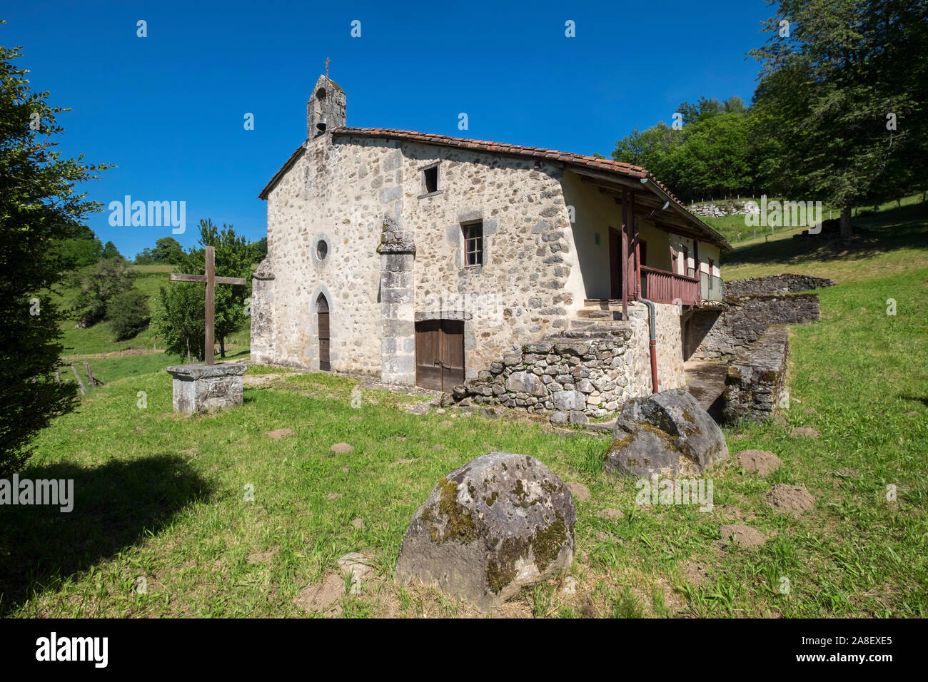 Kapelle Notre Dame du Pont 12 c Kapelle Le Bourg in der Nähe von Leynhac Frankreich Stockfoto