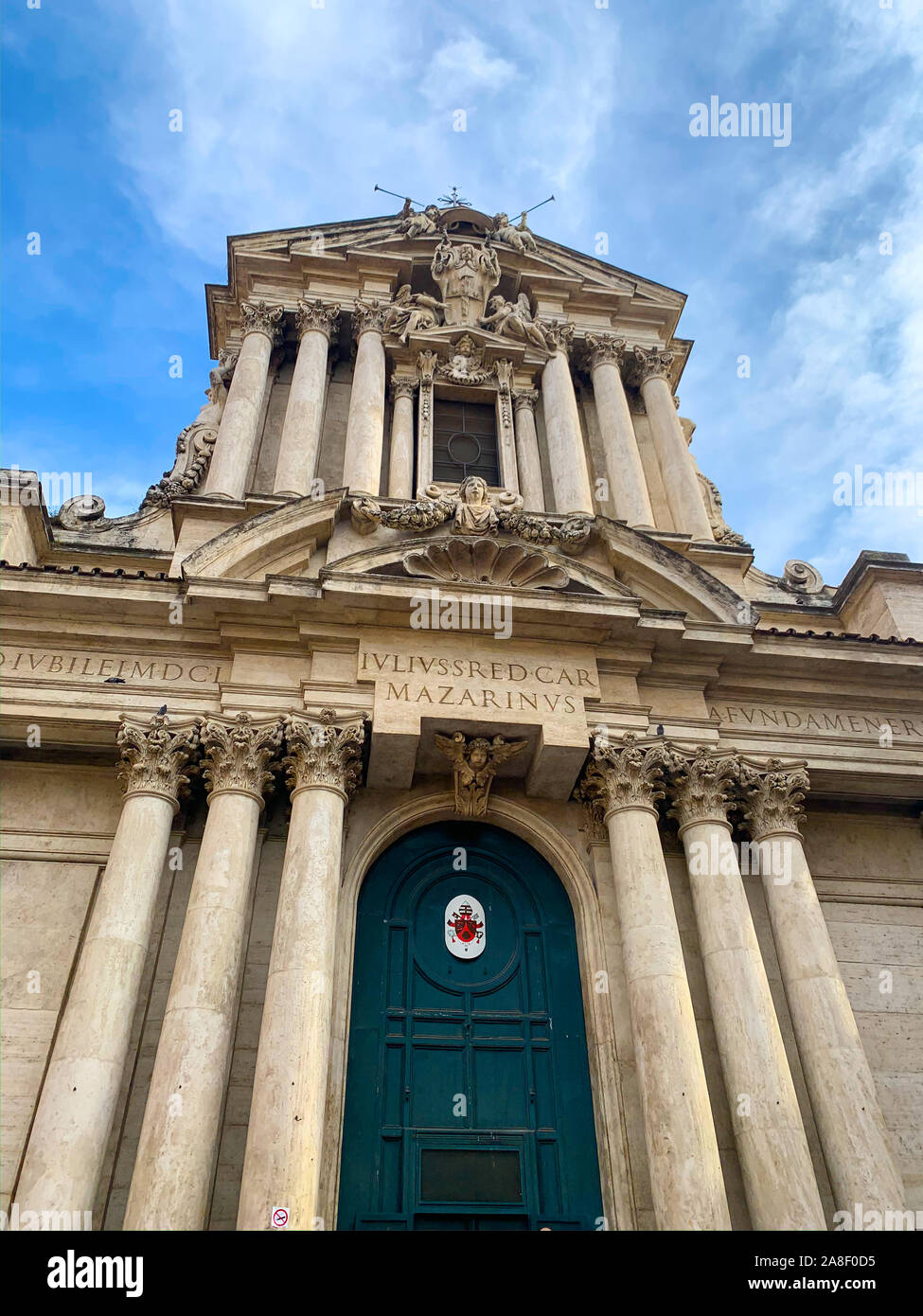 Rom, Italien, 13. Oktober 2019: Santi Vincenzo e Anastasio eine Fontana di Trevi, eine katholische Kirche in der Nähe der Trevi Brunnen. Vicolo Dei Modelli, 72, 00187 Stockfoto