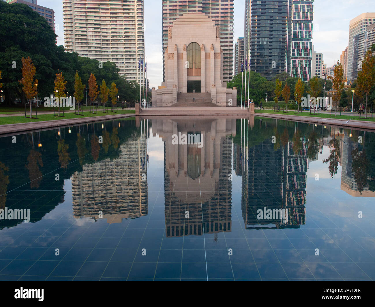 Pool der Reflexion und das ANZAC Memorial im Hyde Park Sydney Stockfoto
