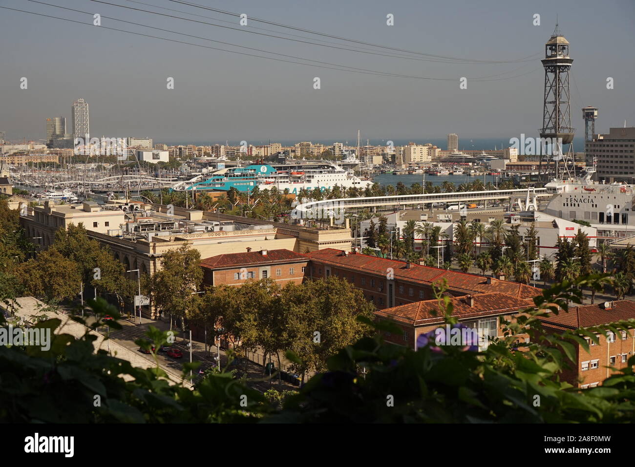 Ein Blick auf die Stadt Barcelona hafen von Oben Stockfoto