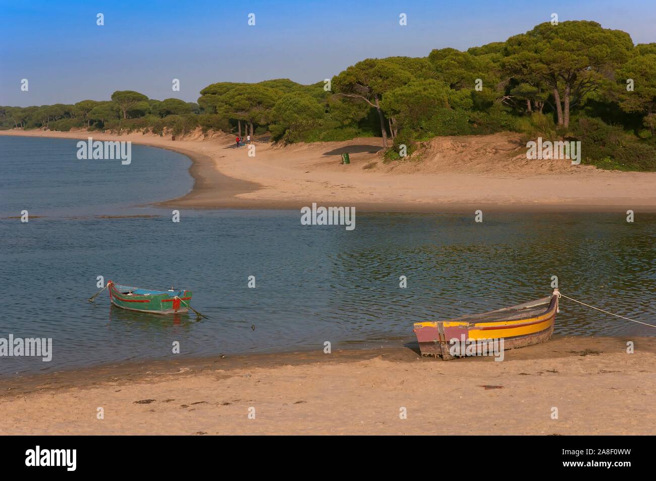 Der Fluss und der Strand von San Pedro, Puerto Real, Provinz Cadiz, Andalusien, Spanien, Europa. Stockfoto