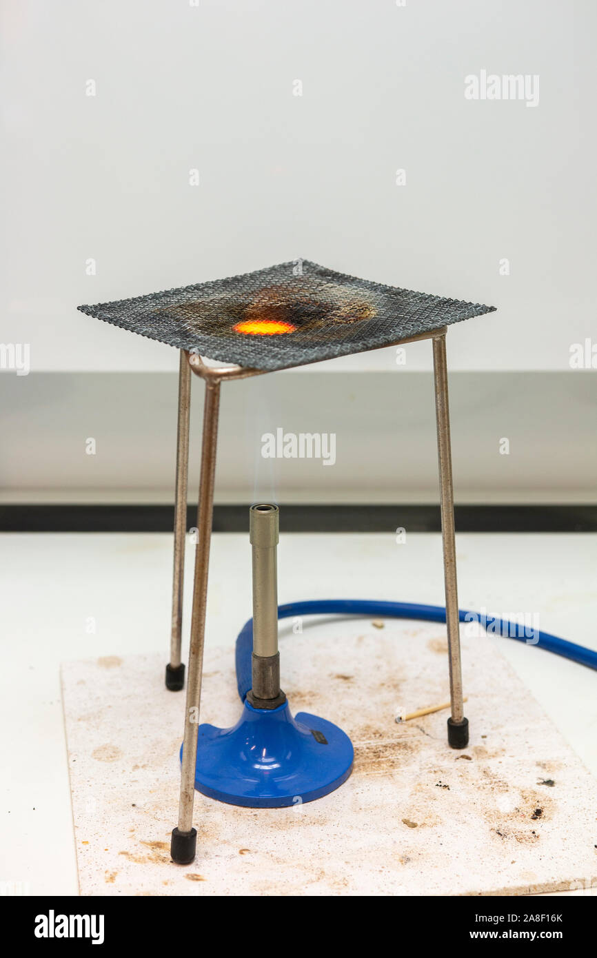 Bunsen burner flame -Fotos und -Bildmaterial in hoher Auflösung – Alamy