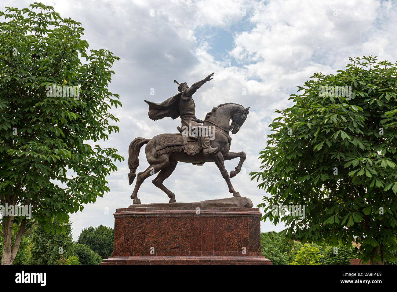Statue von Amir Temur auf dem Pferderücken an Unabhängigkeit Square, Taschkent Stockfoto