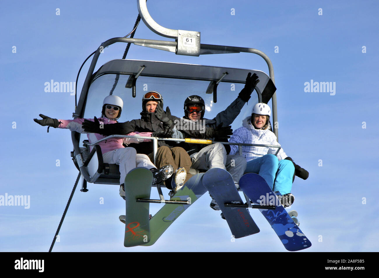 Am Skilift, Sessellift mit 6 Personen, HERR: Keine Stockfoto