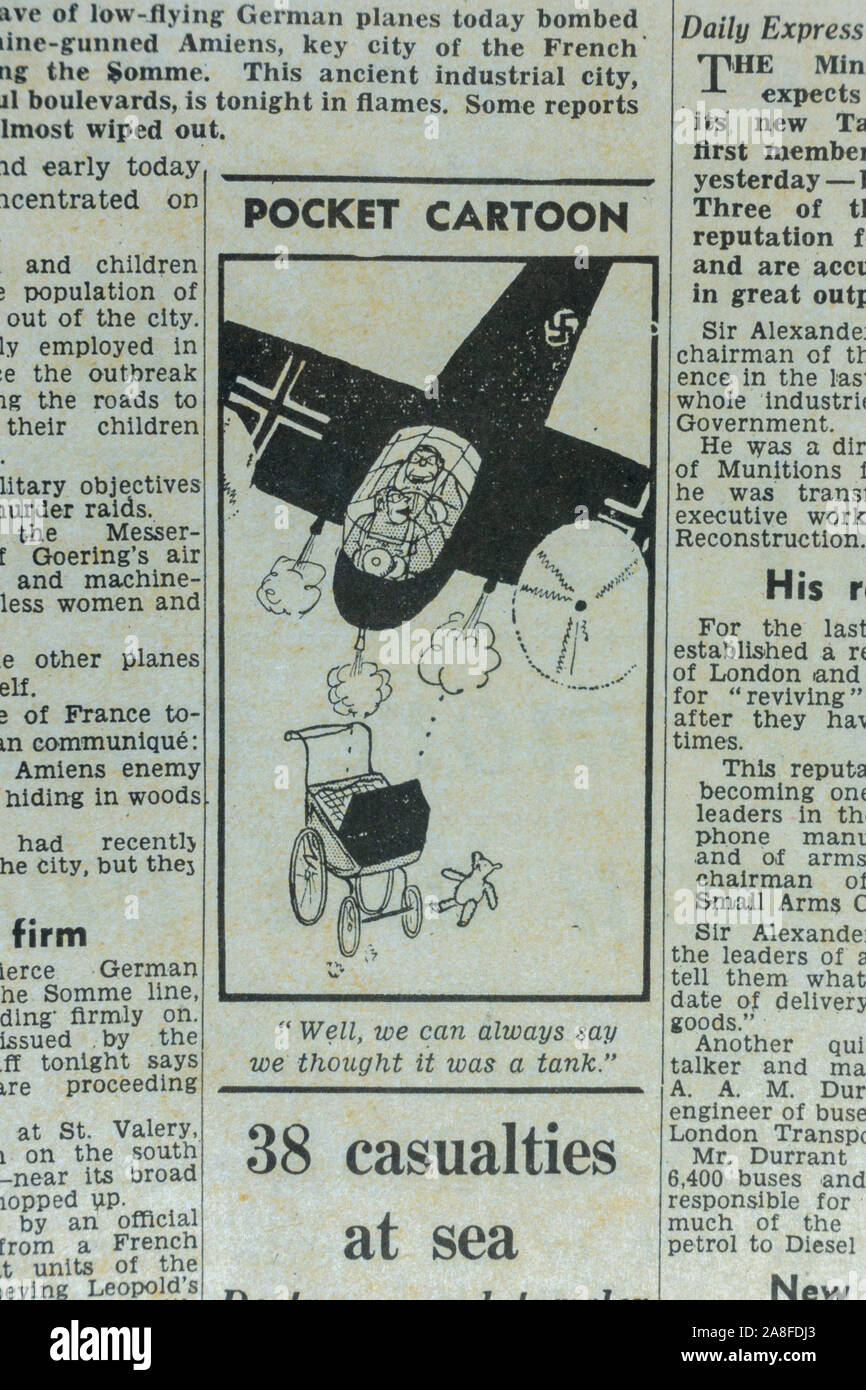 Cartoon mit der Darstellung eines deutschen Flugzeugen angegriffen ein Kinderwagen in einem Nachbau des Daily Express Zeitung am 31. Mai 1940 während der Evakuierung von Dünkirchen. Stockfoto