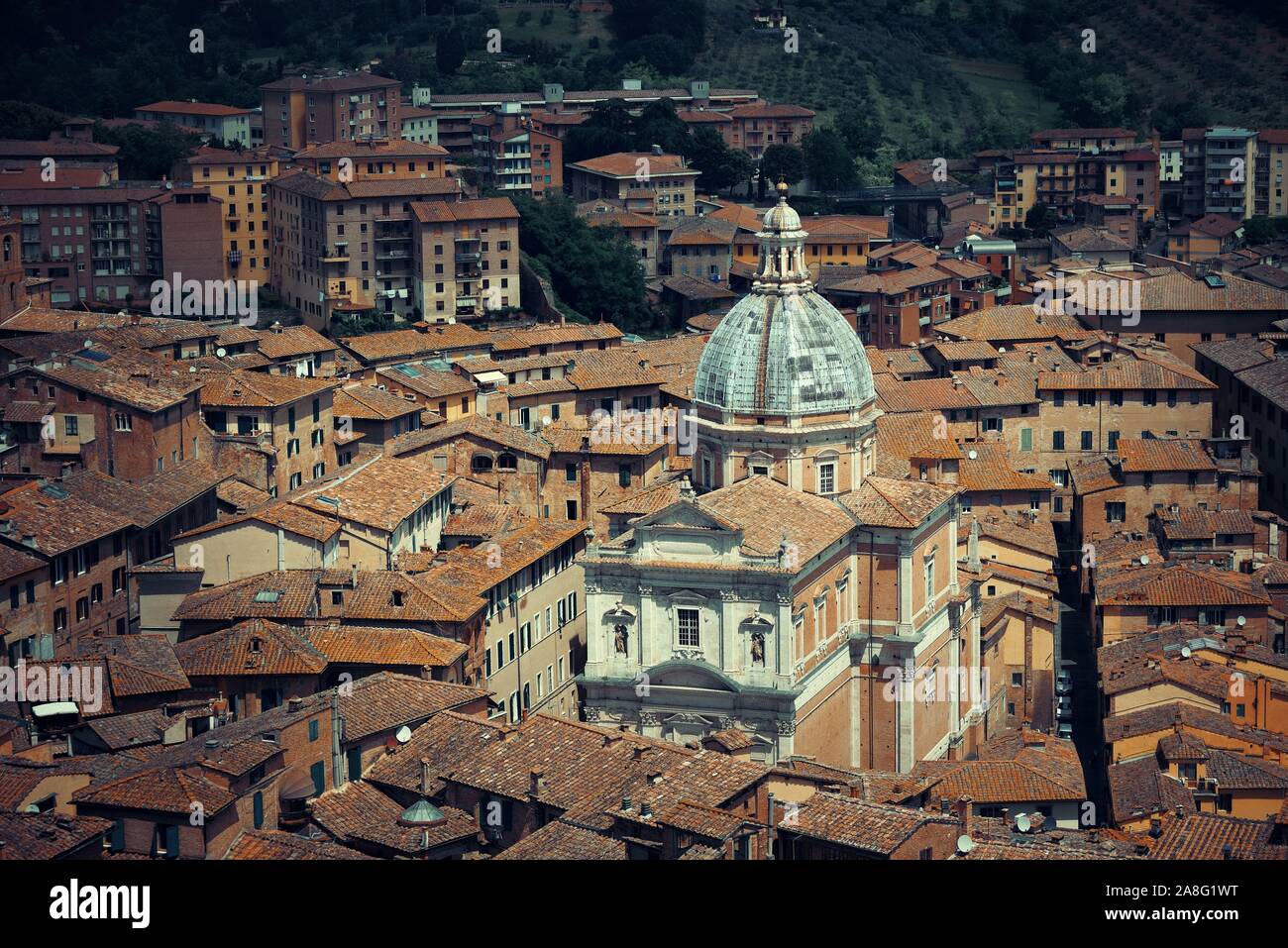 Kirche von Santa Maria di Provenzano in alten mittelalterlichen Stadt Siena in Italien von oben gesehen Stockfoto