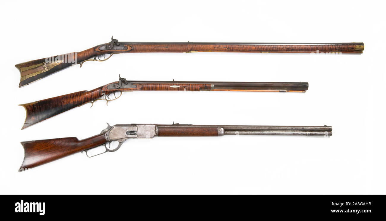 Antiquitäten Gewehre, volle Lager, Lager und Cowboy Hebelbetätigung Gewehr. Von 1840 t0 1876. Stockfoto