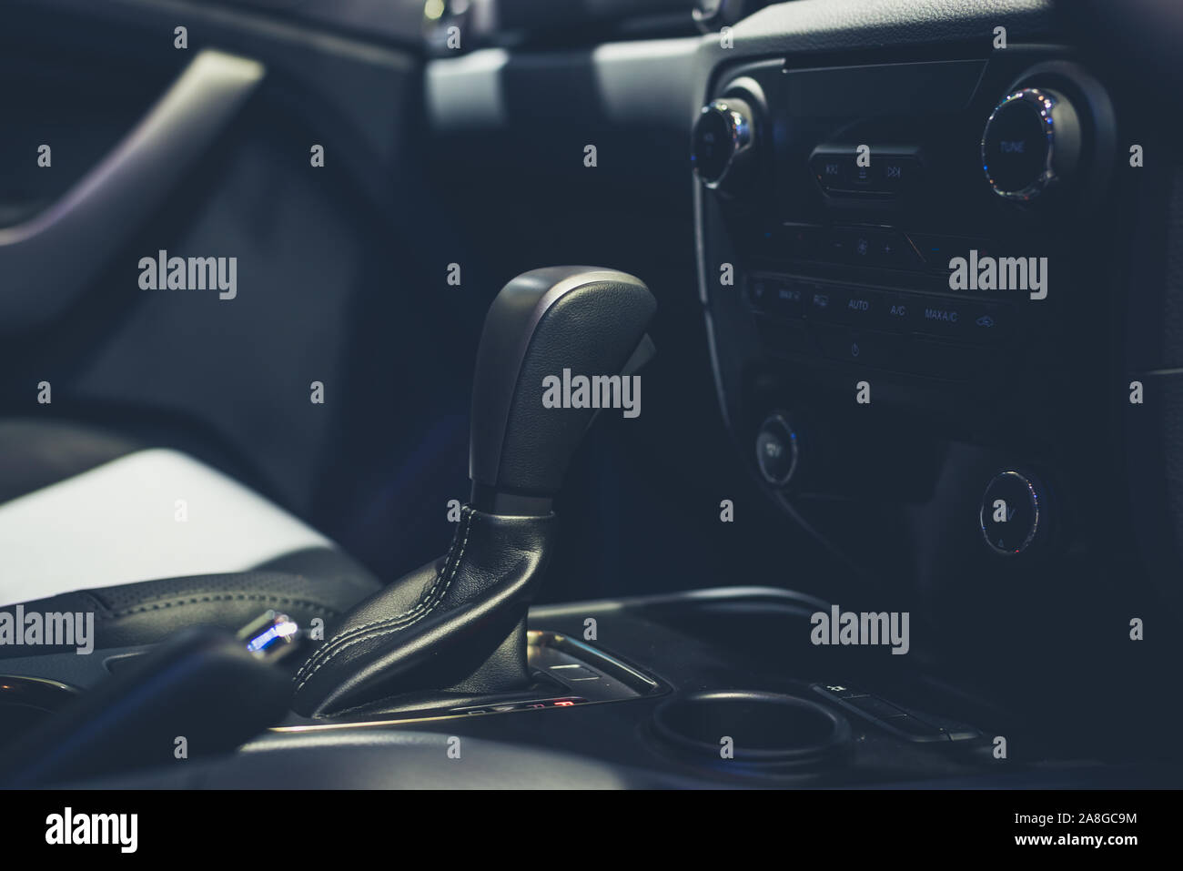 Automatische Getriebe in modernen Autos für Hintergrund Stockfoto