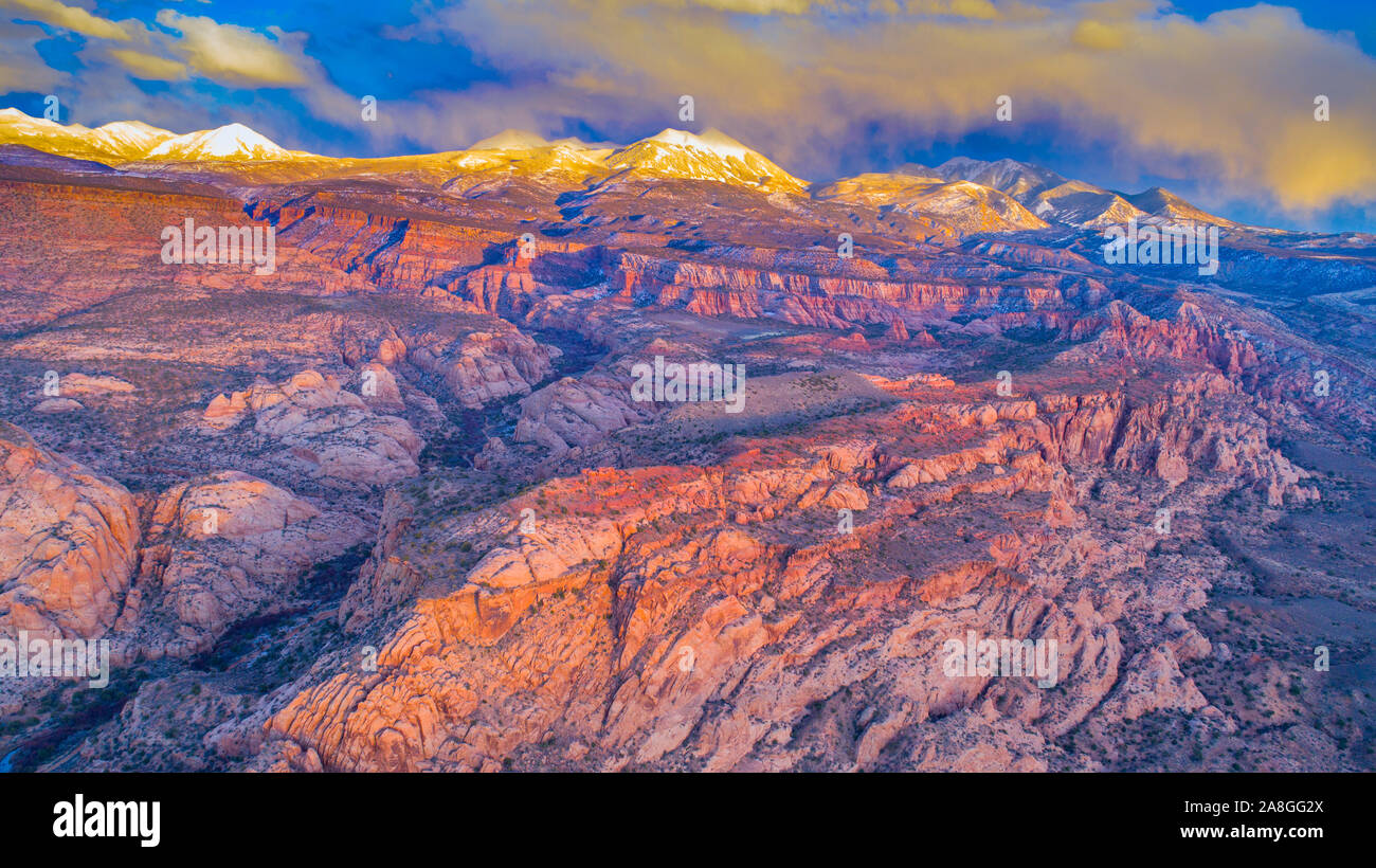 Mill Creek Kuppeln und Felsformationen und La Sal Mountains, in der Nähe von Moab, Utah Stockfoto
