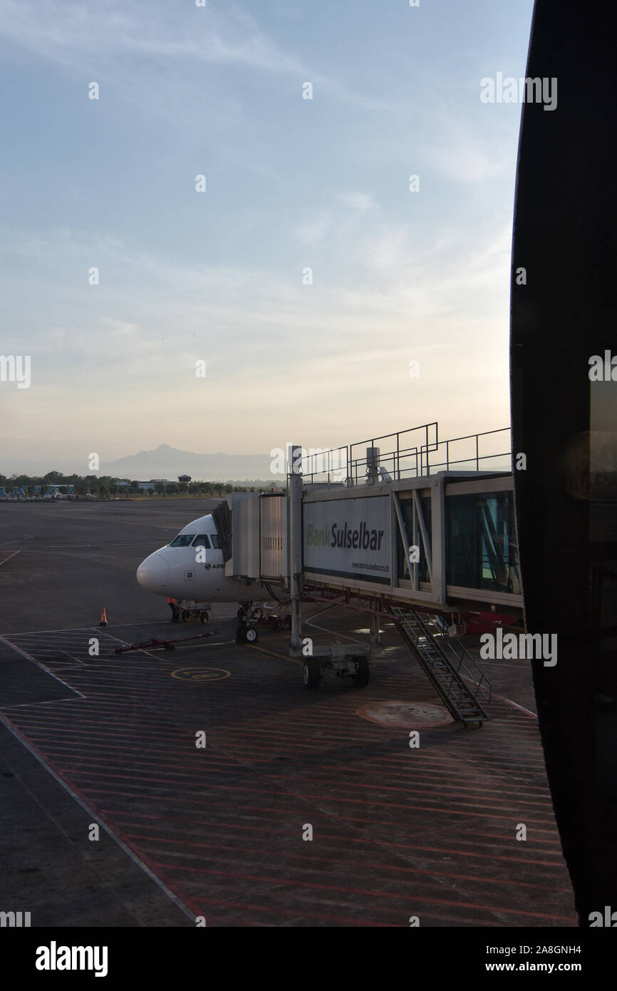 Batik Luft, Airbus 320, Parkplatz an der Internasional Aji Pangeran Tumenggung Pranoto International Airport, Samarinda, Borneo, Ost Kalimantan Stockfoto