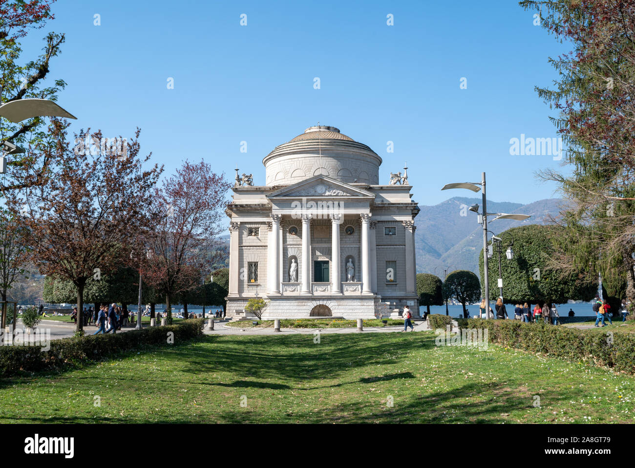 Schöne Aussicht mit Volta-tempel in Como - Comer See in Italien Stockfoto