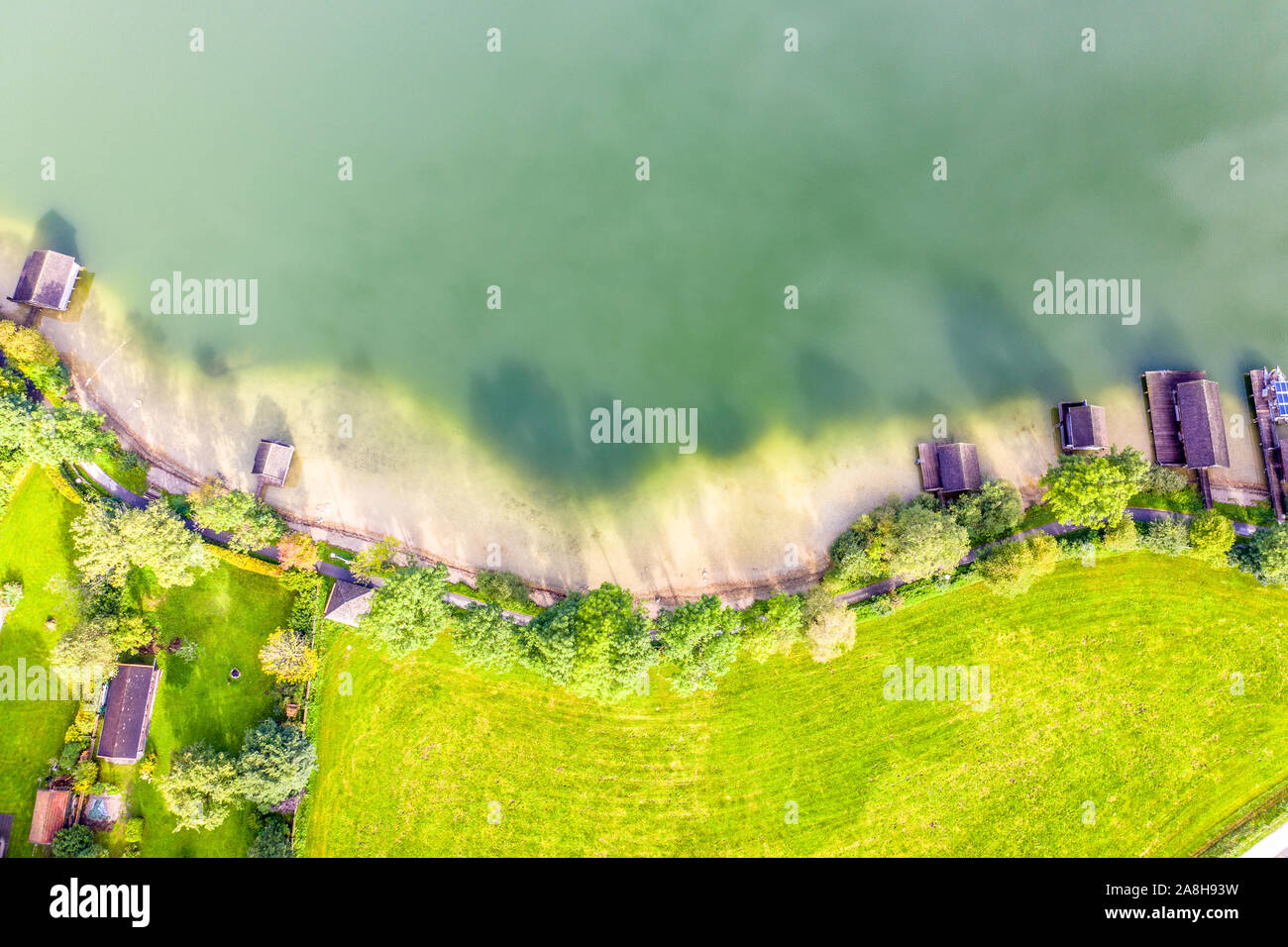 Antenne Landschaft von der Drohne. See. Schliersee Deutschland Bayern Stockfoto