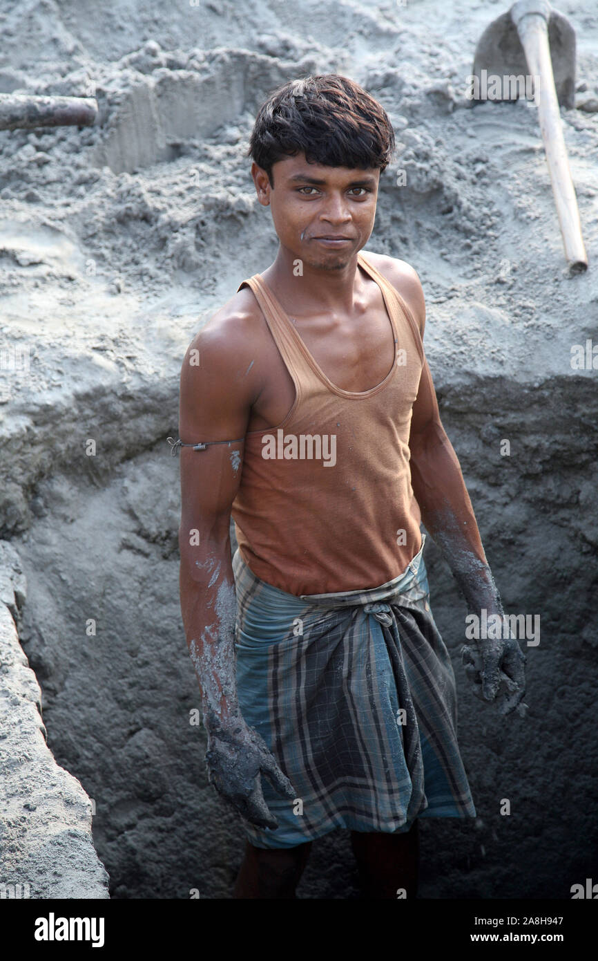 Ziegelfabrik in Sarberia, West Bengal, Indien Stockfoto