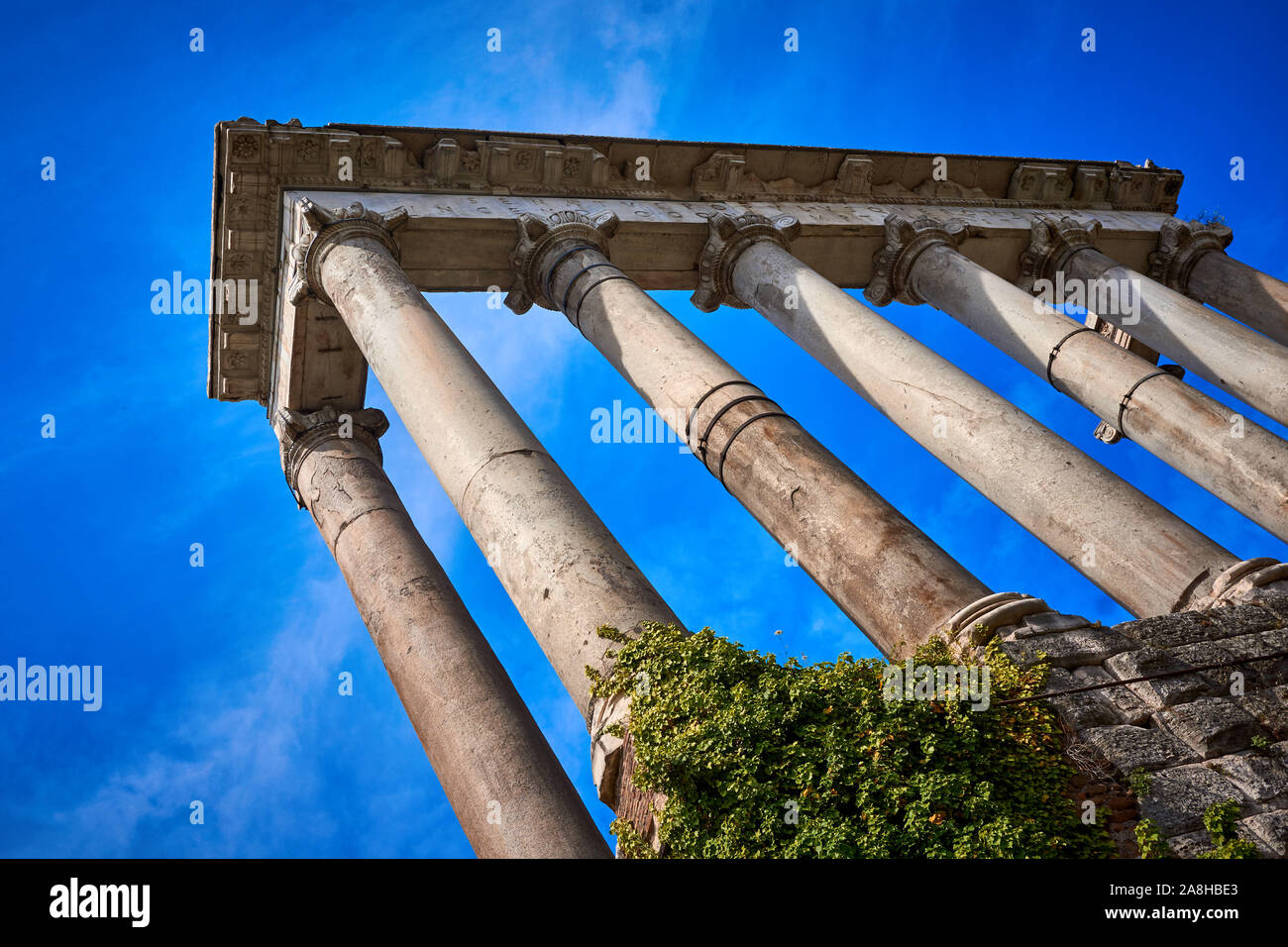Tempel von saturn Fotos und Bildmaterial in hoher Auflösung Alamy