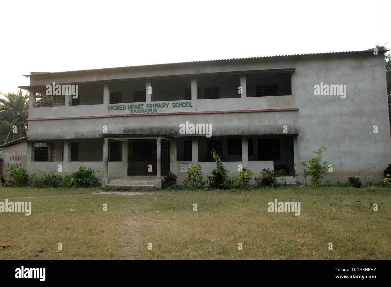 Herz-jesu-Grundschule in Baidyapur, West Bengal, Indien Stockfoto
