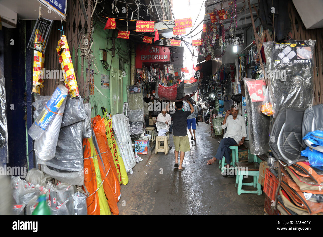 Auto Parts Store auf Malik Bazar in Kolkata, Indien Stockfoto